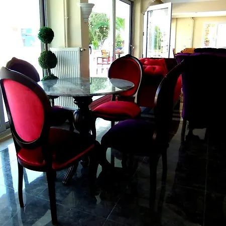 Uzunhan Hotel 3*