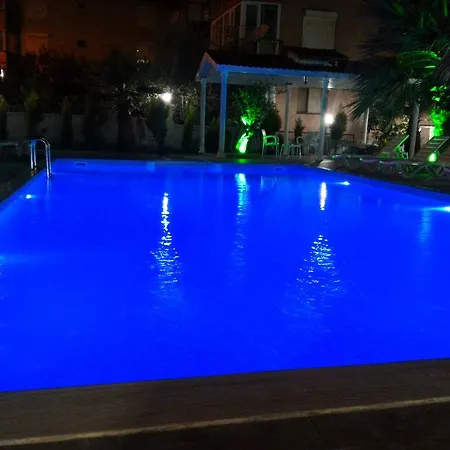 Hotel Uzunhan 3*