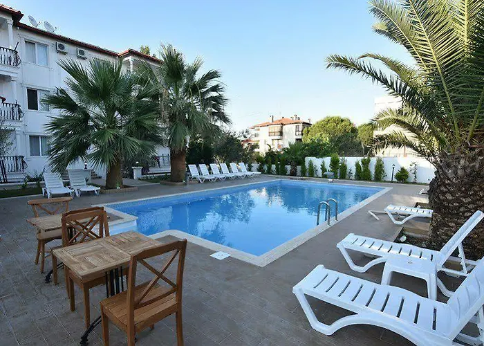 乌尊汉酒店 Ayvalı